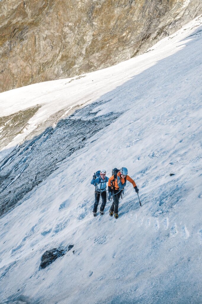 Schweizer Bergführerausbildung das Spuren im Schnee