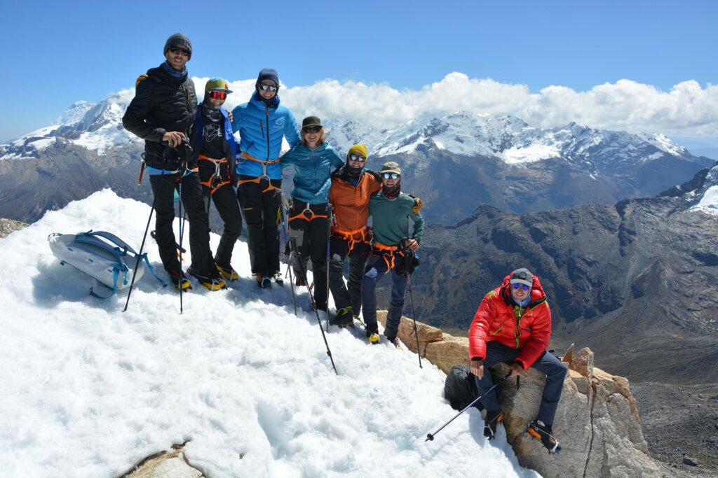 Die Jungen Alpinisten im Ishincatal, Peru