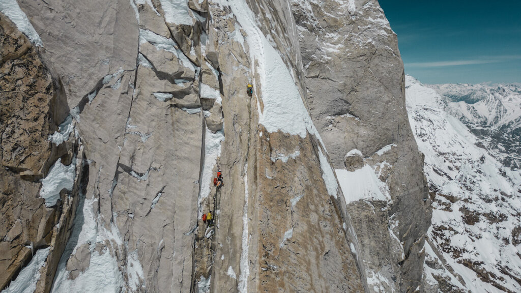 Erfolg im zweiten Anlauf an einem der bekanntesten 600er im indischen Garhwal-Himalaya, dem Meru Peak. Foto: Daniel Hug (daniel-hug.com)