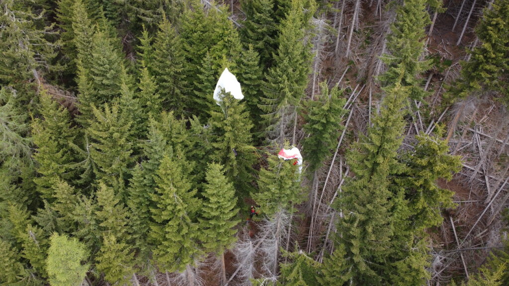 Drohnenaufnahmen von der Bergrettung während eines Gleitschirmunfalls. Foto: Bergrettung Obertilliach