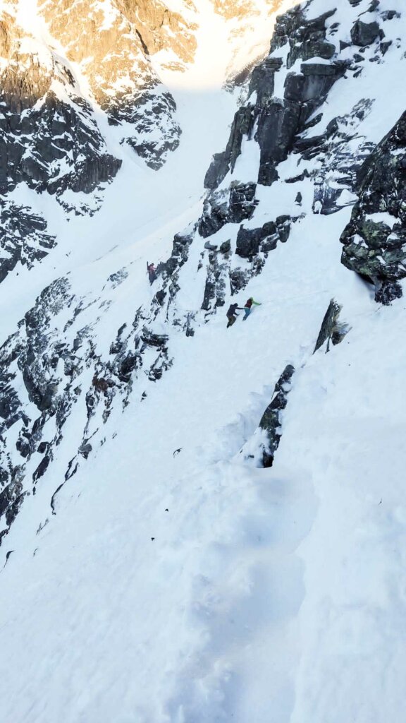 Bis hierher und nicht weiter. Auf einer Seehöhe von 2300 Metern (siehe Karte) musste Guido den Alpinnotruf wählen. Er hatte sich mit der Skitouren-Gruppe in eine Falle manövriert.
