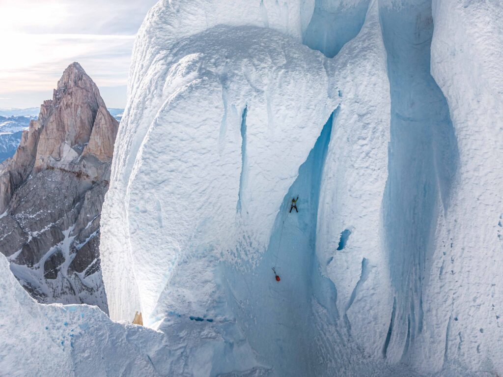 Colin Haley am Gipfeleispilz des Cerro Torre